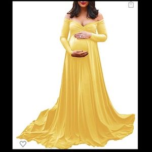 Maternity photoshoot dress.
